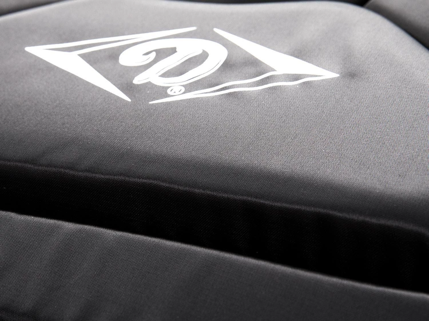 Diamond UMP LITE Series Chest Protector 5 Diamond UMP LITE Series Chest Protector - Image 3